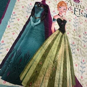 Hand made Frozen Themed Quilt with Anna and Elsa - NEW